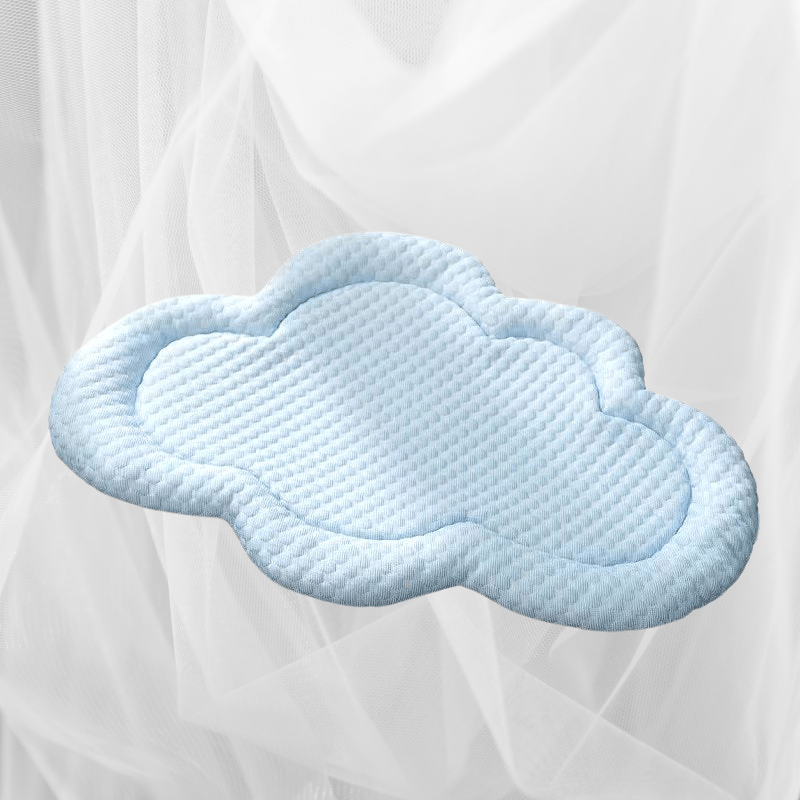kaufsy | Kühlende Haustiermatte in Wolkenform für Sommerkomfort