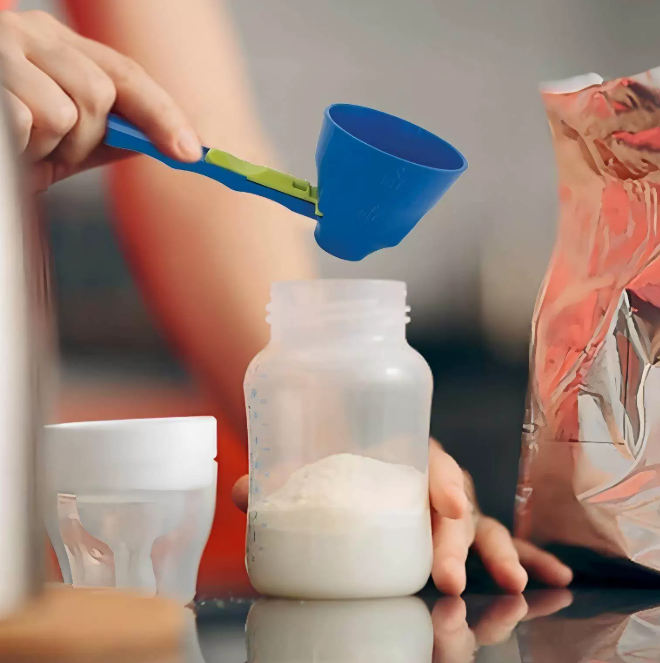 Verstellbarer Messlöffel mit Trichter für Proteinpulver und Kaffee